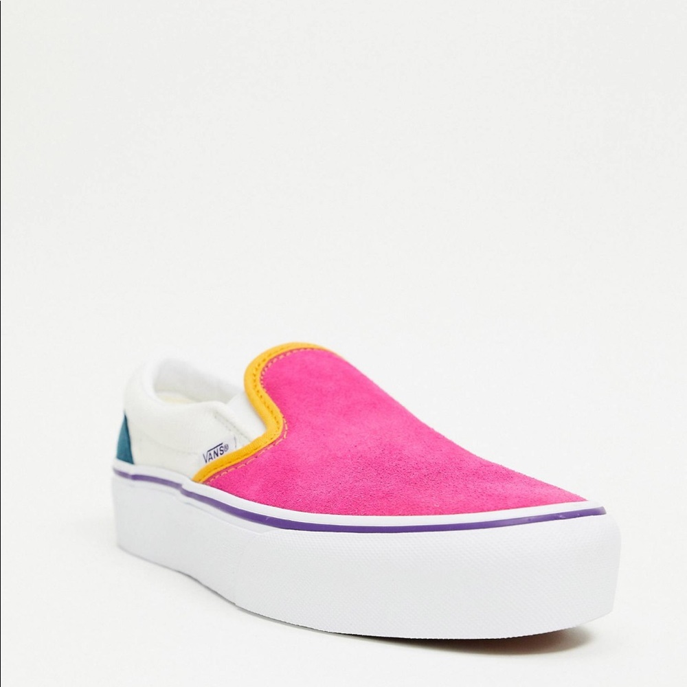 🛹 VANS Classic SlipOn Platform Sneakers